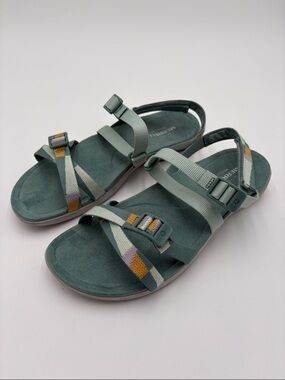 Merrell Select Grip Green Open-Toe Hiking Sandals with Multicolor Strap Accents